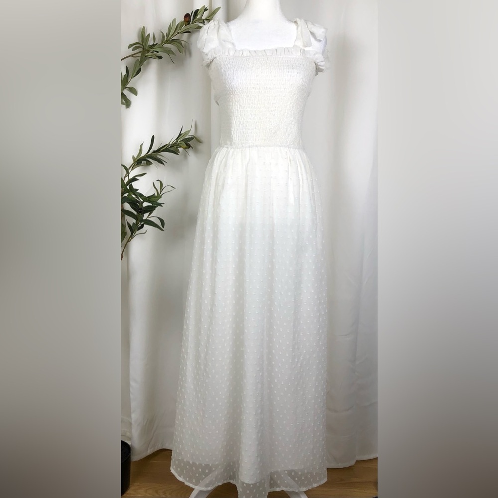 White Smocked Maxi Dress with Tie Straps Sz M (DJ4)